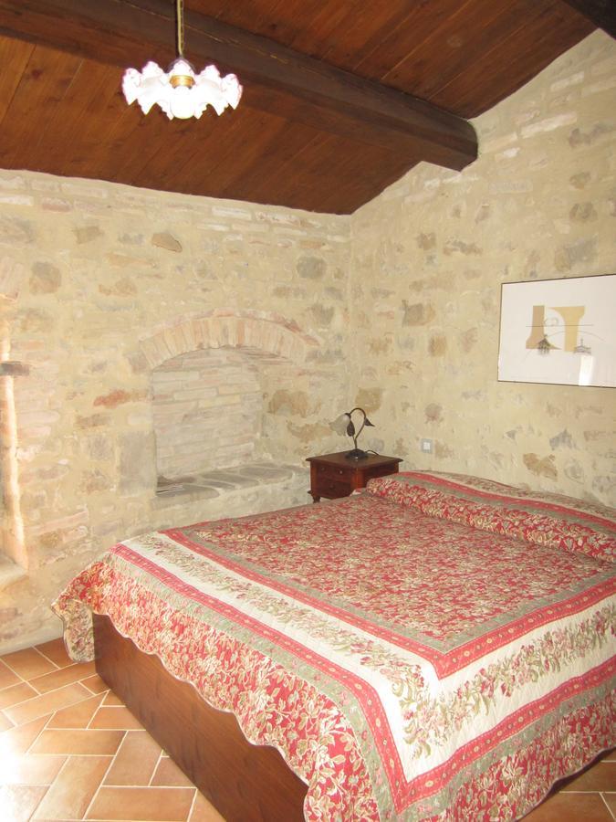 Castello Di Cisterna Aparthotel Gaglietole Exterior photo